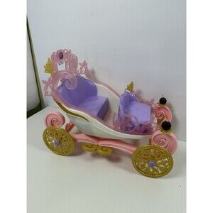 Vintage 2004 Barbie Princess & Pauper Movie Royal Kingdom Carriage Toy